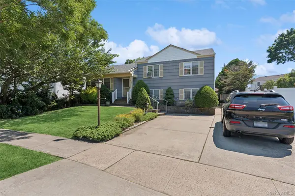 602 Syracuse AVE, Massapequa, NY 11758