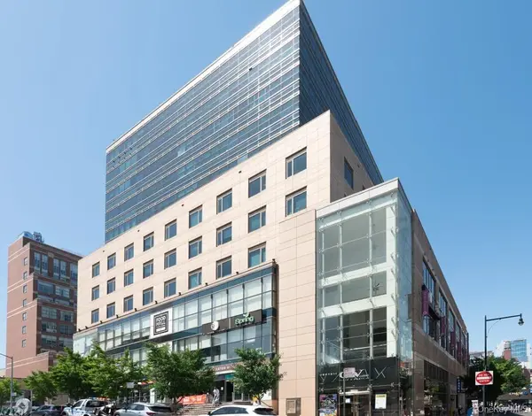 136-20 38th AVE #11A, Flushing, NY 11354