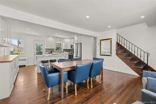 156 Moore AVE, Massapequa Park, NY 11762