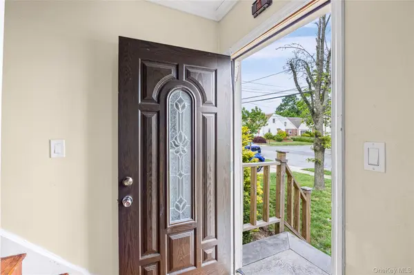 85 Todd RD, Valley Stream, NY 11580