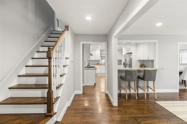 1957 Jackson AVE, West Islip, NY 11795