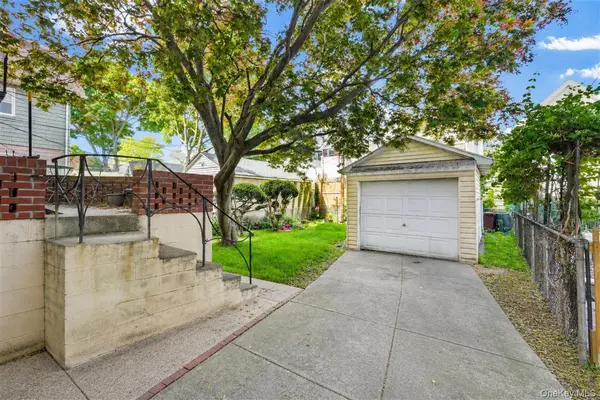 85-29 123rd ST, Kew Gardens, NY 11415