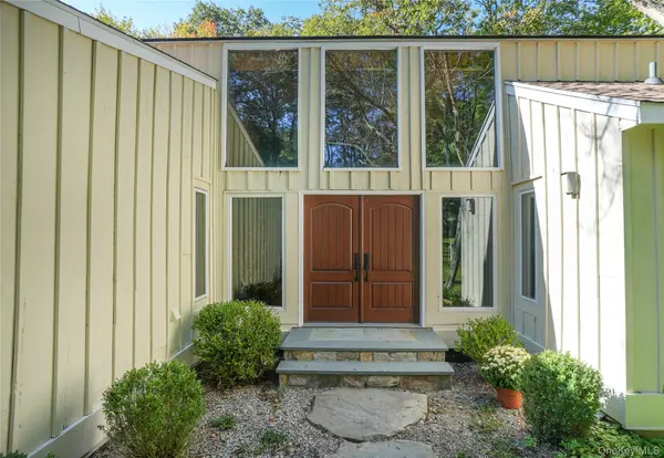 22 Peters LN, Pound Ridge, NY 10576