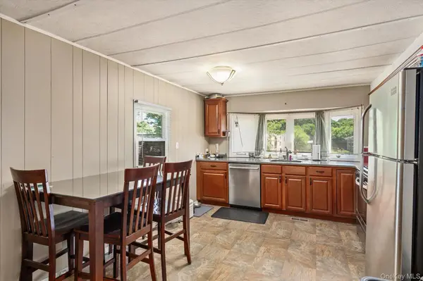 66 Minuteman Drive, Bohemia, NY 11716