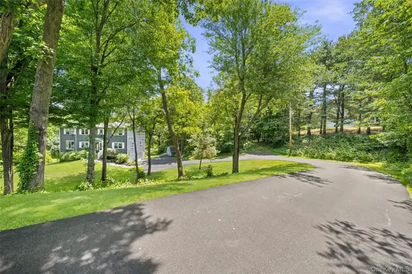 228 W Mombasha RD, Monroe, NY 10950