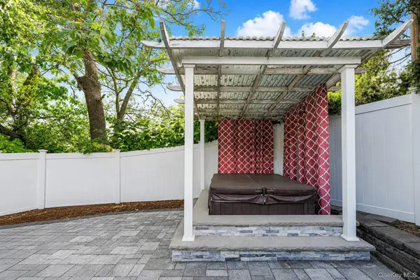 28 Weiner ST, Staten Island, NY 10309