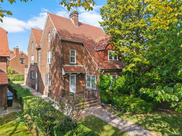 6954 Dartmouth ST, Forest Hills, NY 11375