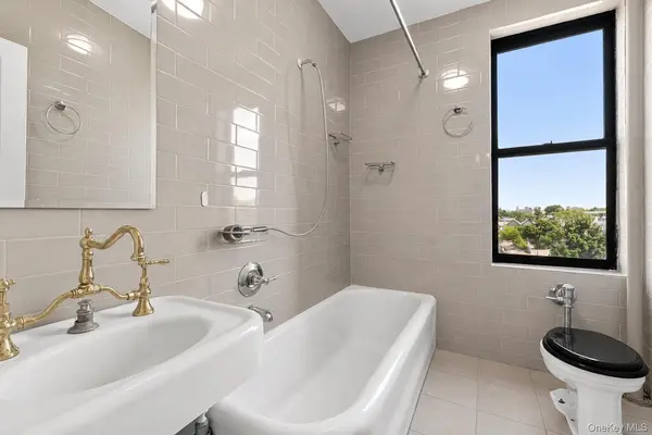 7101 Colonial RD #L5D, Brooklyn, NY 11209