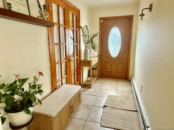 106 E 7th RD, Broad Channel, NY 11693