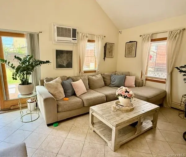 106 E 7th RD, Broad Channel, NY 11693