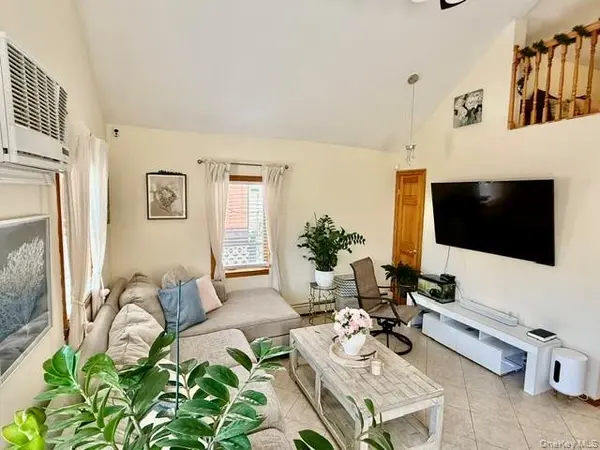 106 E 7th RD, Broad Channel, NY 11693