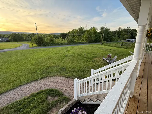 94 Jansen RD, Pine Bush, NY 12566