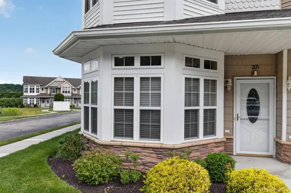 205 Egrets LNDG #205, Carmel, NY 10512