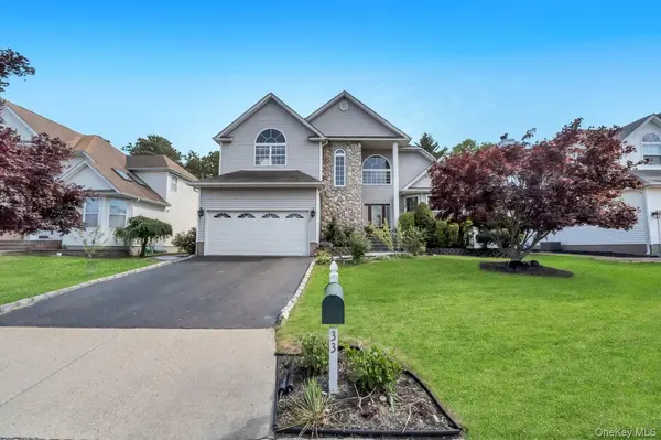 33 Peachtree CT, Holtsville, NY 11742