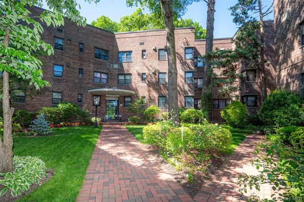 50 Brompton RD #Apt 3H, Great Neck, NY 11021