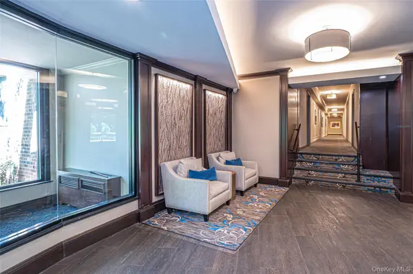 50 Brompton RD #Apt 3H, Great Neck, NY 11021