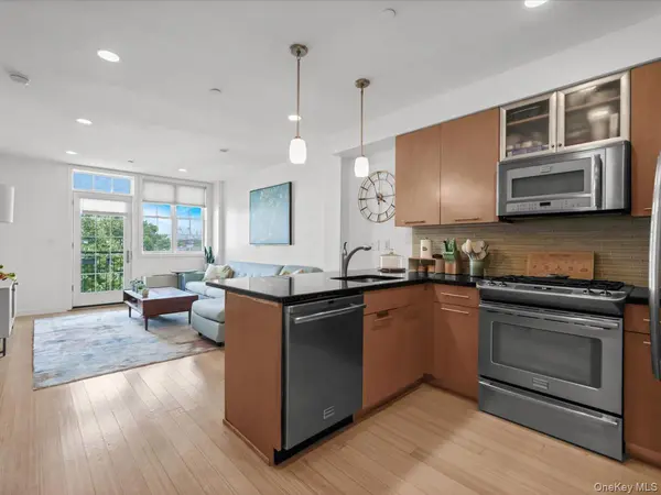 2519 35th ST #4C, Astoria, NY 11103
