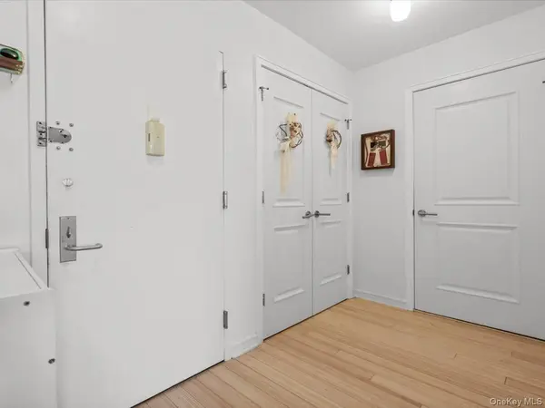 2519 35th ST #4C, Astoria, NY 11103