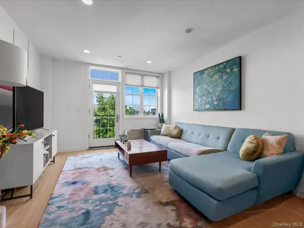 2519 35th ST #4C, Astoria, NY 11103