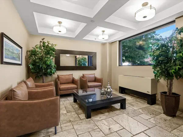 2519 35th ST #4C, Astoria, NY 11103