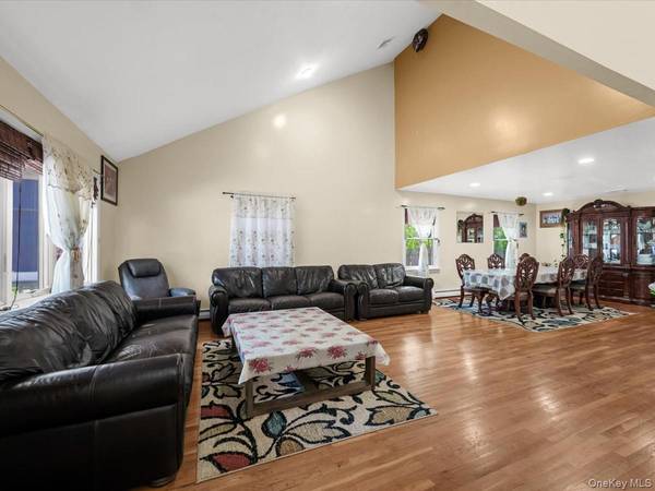 51 Atlantic AVE, Freeport, NY 11520