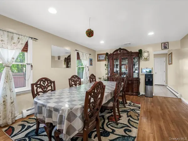 51 Atlantic AVE, Freeport, NY 11520