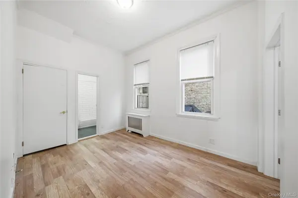 6805 76th ST, Middle Village, NY 11379