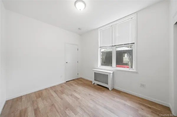 6805 76th ST, Middle Village, NY 11379