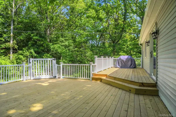 287 Norton RD, Red Hook, NY 12571