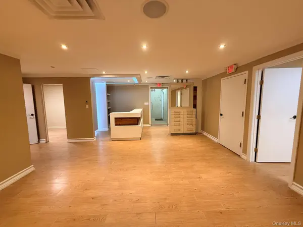 30 Main ST #1, Port Washington, NY 11050