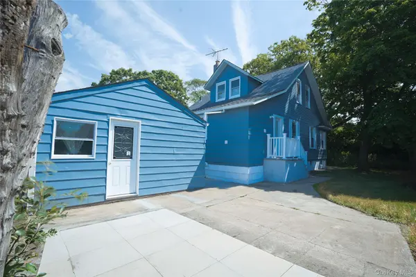 144 Carleton AVE, Islip Terrace, NY 11752