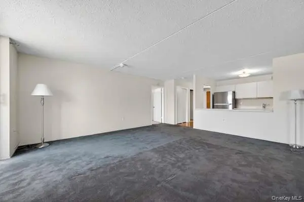 800 Willis AVE #119, Albertson, NY 11507