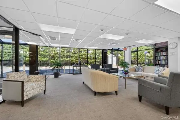 800 Willis AVE #119, Albertson, NY 11507