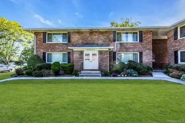 294 Edmunton Drive #k19, North Babylon, NY 11703