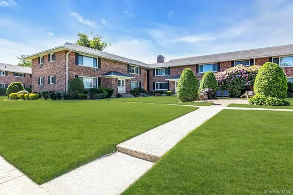 294 Edmunton Drive #k19, North Babylon, NY 11703