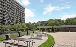 152-18 Union TPKE #7 P, Flushing, NY 11367