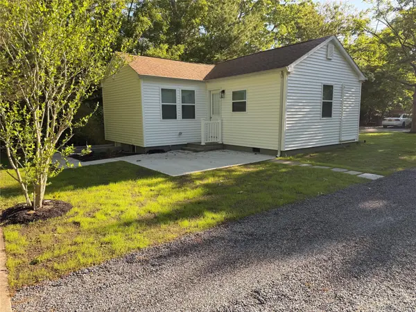 40 Fulton AVE, Mastic, NY 11950