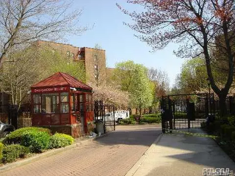 150-29 72 Rd #3L, Flushing, NY 11367