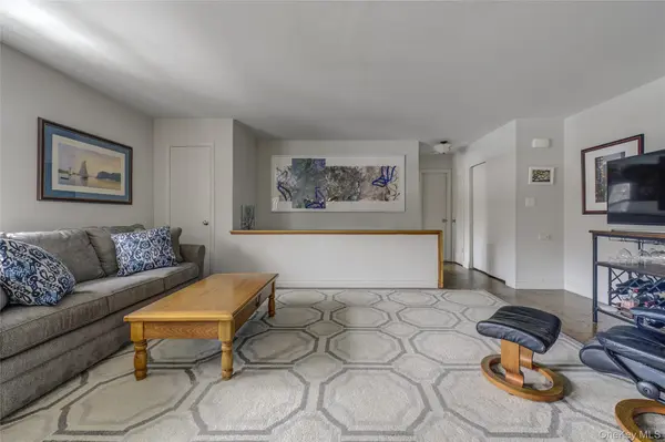 1 Anchorage Lane #2B, Oyster Bay, NY 11771