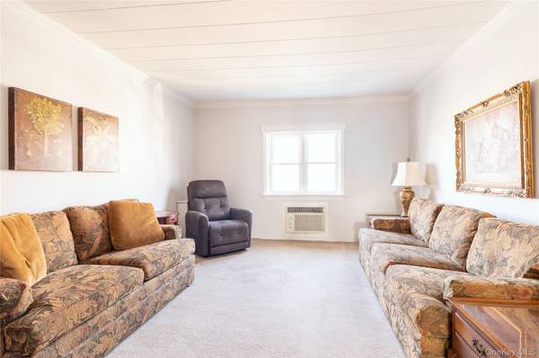 50 S Long Beach RD, Rockville Centre, NY 11570