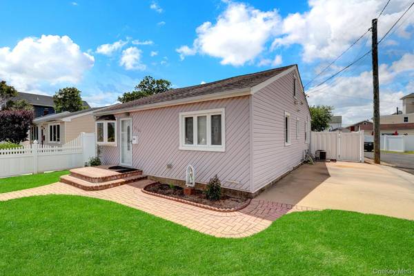 3104 Royal AVE, Oceanside, NY 11572