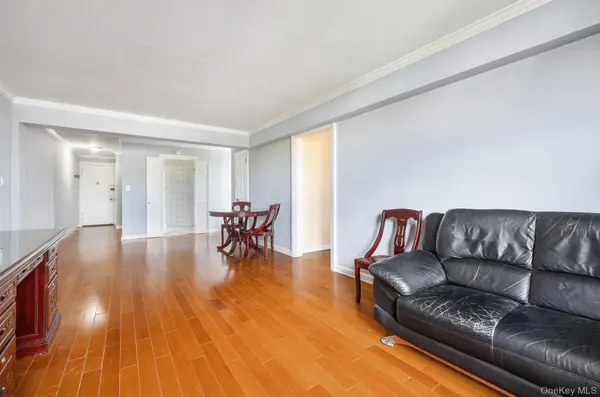 65-35 108 ST #D5, Forest Hills, NY 11375