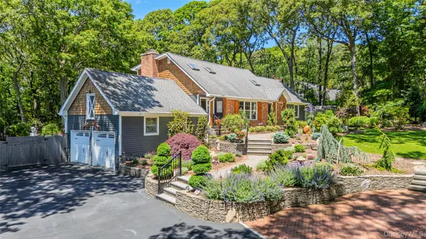 14 Locust AVE, East Setauket, NY 11733