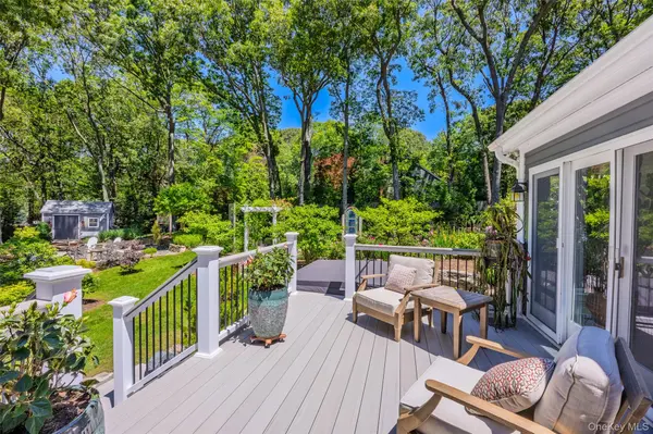 14 Locust AVE, East Setauket, NY 11733