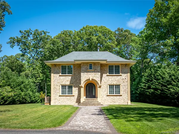 225 Old Willets PATH, Smithtown, NY 11787