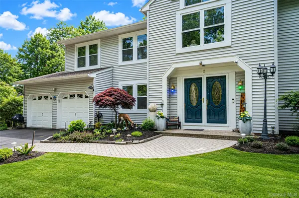 2 Barbara Anne ST, Manorville, NY 11949