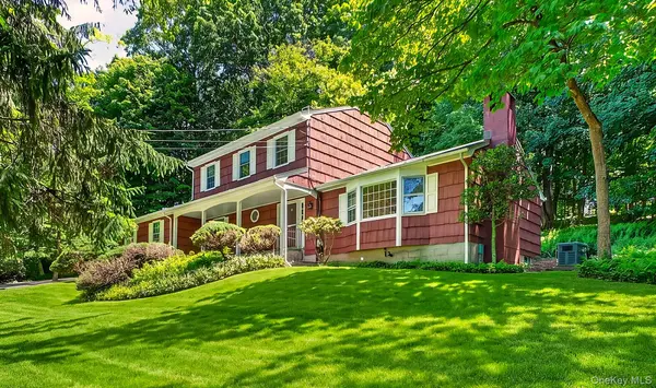 1096 Sunset ST, Yorktown Heights, NY 10598