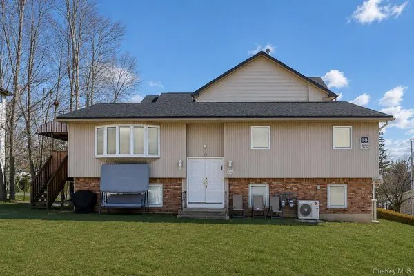 18 Wilsher DR, Monsey, NY 10952