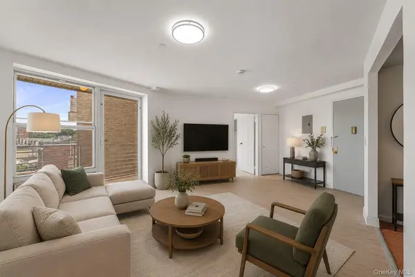 81-15 Queens BLVD #4H, Elmhurst, NY 11373