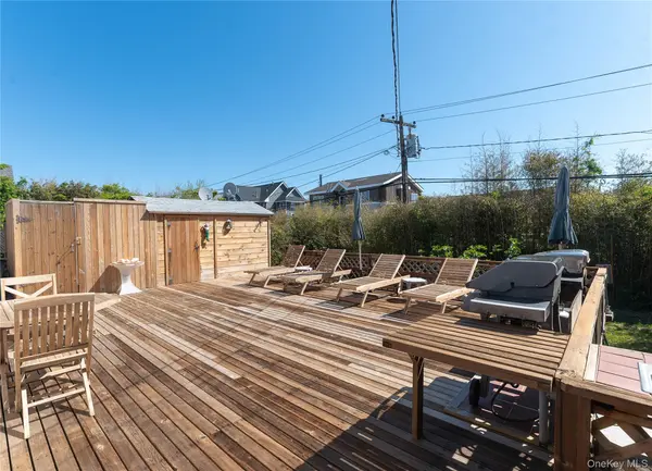 28 Ocean RD, Ocean Beach, NY 11770